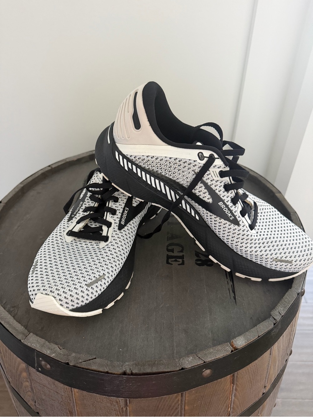 Brooks White and Black Athletic Running Shoes